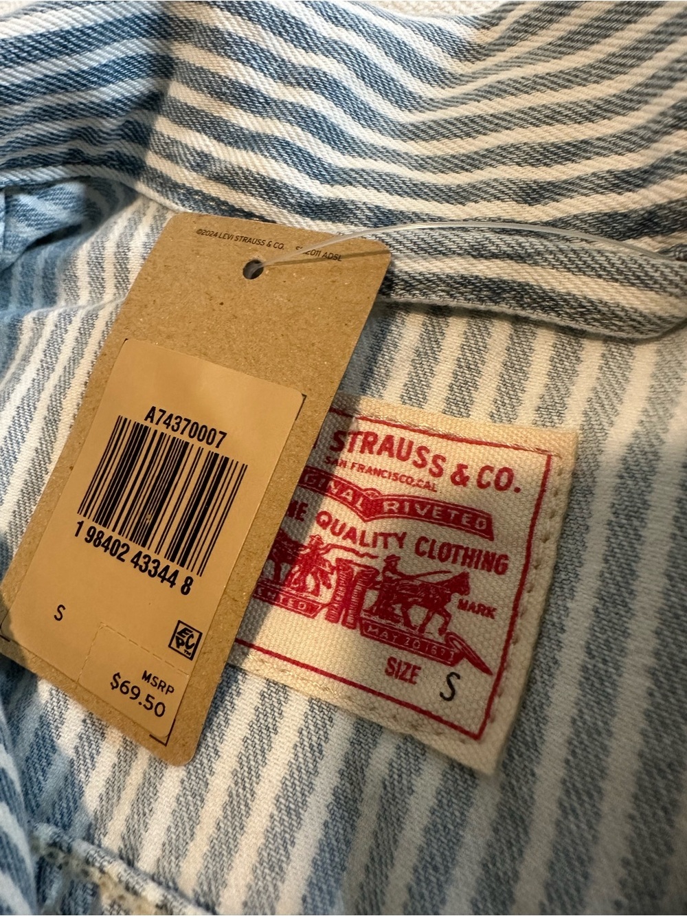 Levi's Denim Vest - Picture 3 of 3